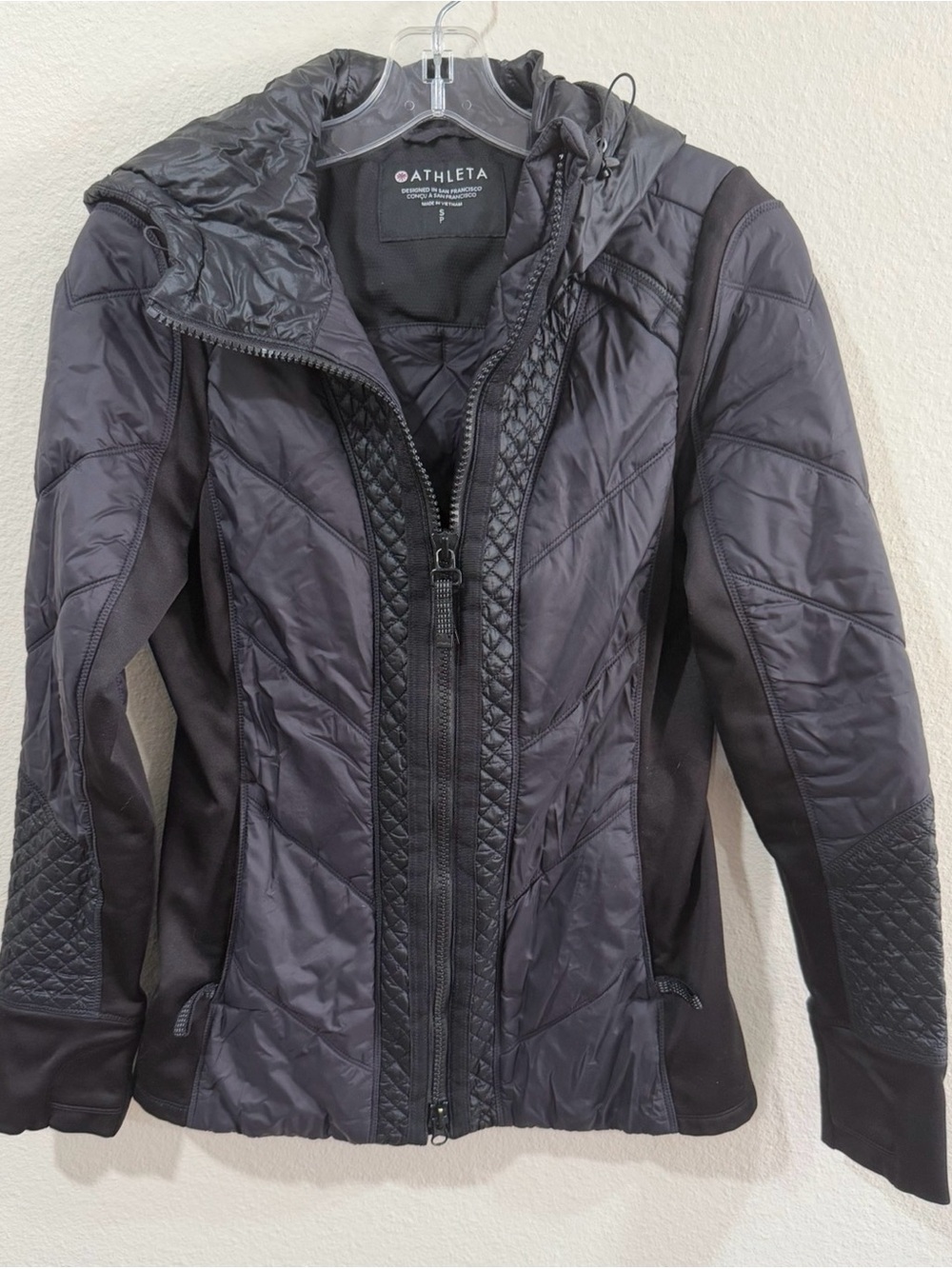Athleta Black Quilted Hybrid Puffer Jacket with Hood size small